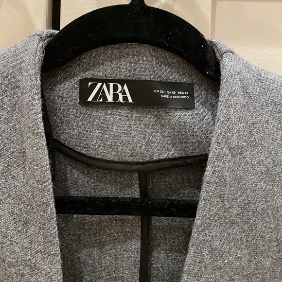 Zara grey warm stylish wool vest - Picture 3 of 4